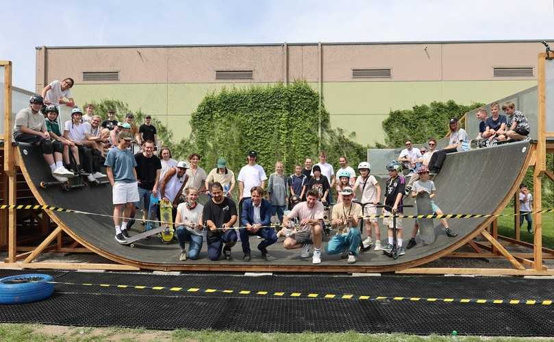 Große Freude herrschte bei der offiziellen Übergabe der neuen Skaterrampe im Park der Landesgartenschau in Wangen. | Foto: Landesgartenschau Wangen Große Freude herrschte bei der offiziellen Übergabe der neuen Skaterrampe im Park der Landesgartenschau in Wangen. | Foto: Landesgartenschau Wangen