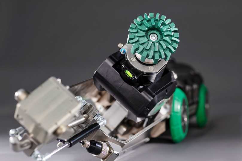 Viel Technik bei kleinem Volumen, individuell aufgebauter Kanalroboter leistet Großes. | Foto: Pipetronics Viel Technik bei kleinem Volumen, individuell aufgebauter Kanalroboter leistet Großes. | Foto: Pipetronics