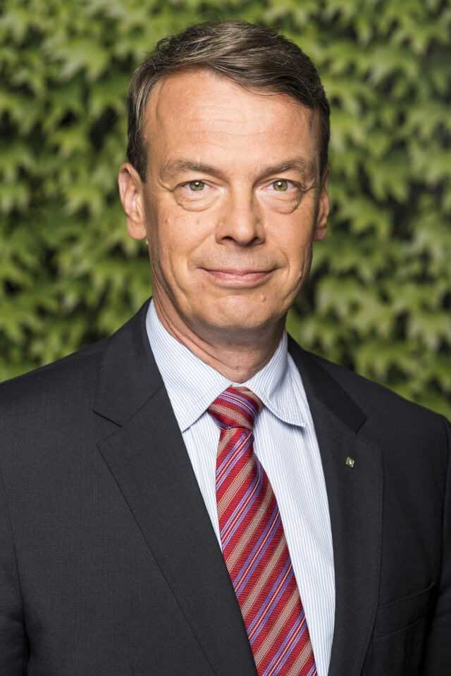BGL-Präsident Lutze von Wurmb: „Unsere Auftragslage im Privatgarten ist aktuell gut. Bei öffentlichen Aufträgen wünschen wir uns als GaLaBau-Branche allerdings deutlich mehr Planungssicherheit.“ | Bild: BGL BGL-Präsident Lutze von Wurmb: „Unsere Auftragslage im Privatgarten ist aktuell gut. Bei öffentlichen Aufträgen wünschen wir uns als GaLaBau-Branche allerdings deutlich mehr Planungssicherheit.“ | Bild: BGL
