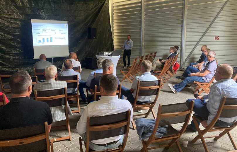 Vorträge über neue Produkte, Verfahren und Trends der Terra infrastructure und Partnern rundeten das Programm ab. | Foto: Terra infrastructure Vorträge über neue Produkte, Verfahren und Trends der Terra infrastructure und Partnern rundeten das Programm ab. | Foto: Terra infrastructure
