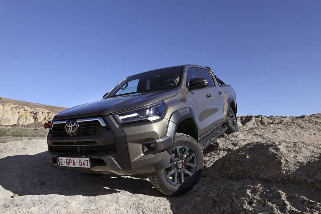 Neuer Pick-up von Toyota Hilux mit Mild-Hybridsystem Neuer Pick-up von Toyota Hilux mit Mild-Hybridsystem