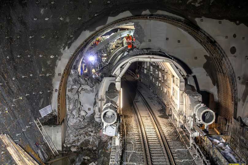 Ausgezeichnet: Mit dem Tunnel Enlargement System von Herrenknecht lassen sich Bahntunnel bei laufendem Bahnbetrieb erneuern. | Foto: Imagocura/Jürgen Stresius Ausgezeichnet: Mit dem Tunnel Enlargement System von Herrenknecht lassen sich Bahntunnel bei laufendem Bahnbetrieb erneuern. | Foto: Imagocura/Jürgen Stresius