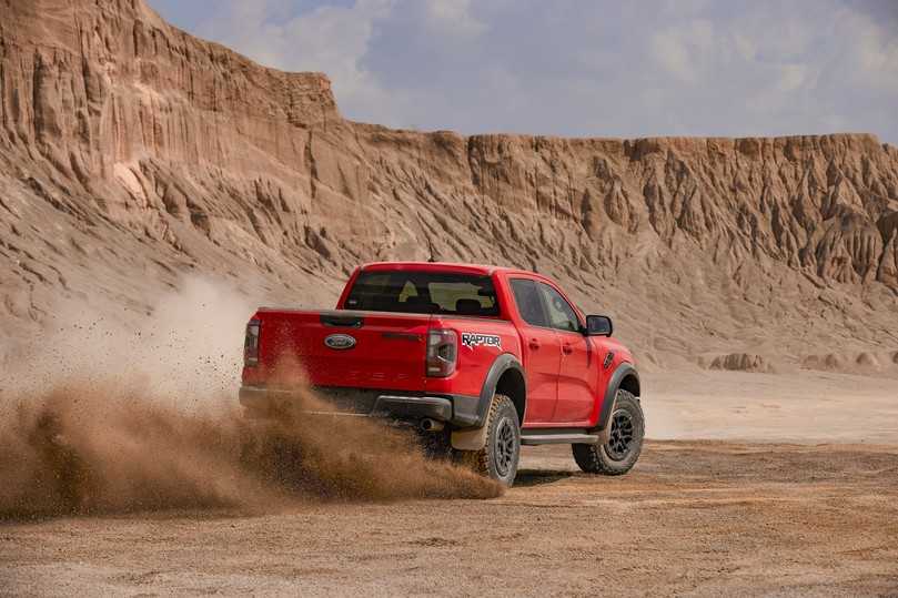 Der Ford Raptor Ranger bietet permanenten Allradantrieb, Differenziale an Vorder- und Hinterachse und sieben Fahrmodi. So ist der Pick-Up auf der Straße und im Gelände zuhause. | Foto: Ford-Werke GmbH Der Ford Raptor Ranger bietet permanenten Allradantrieb, Differenziale an Vorder- und Hinterachse und sieben Fahrmodi. So ist der Pick-Up auf der Straße und im Gelände zuhause. | Foto: Ford-Werke GmbH