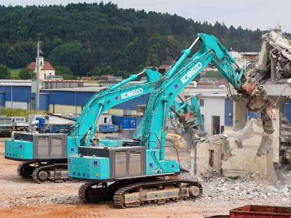 Kobelco-Auftritt unter eigener Flagge Kobelco-Auftritt unter eigener Flagge