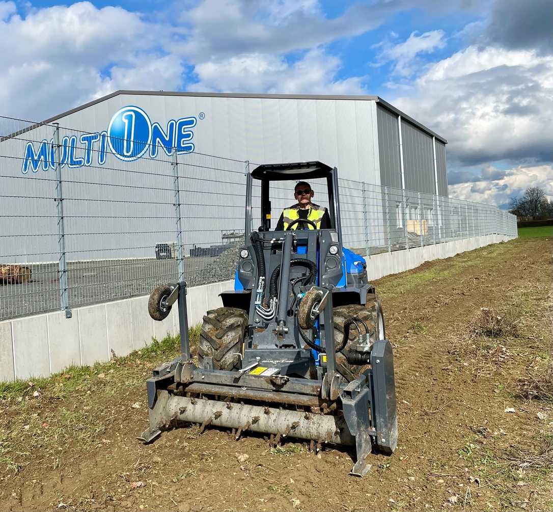 Multione mit neuem Multifunktionslader 11.9 auf der Demopark Multione mit neuem Multifunktionslader 11.9 auf der Demopark