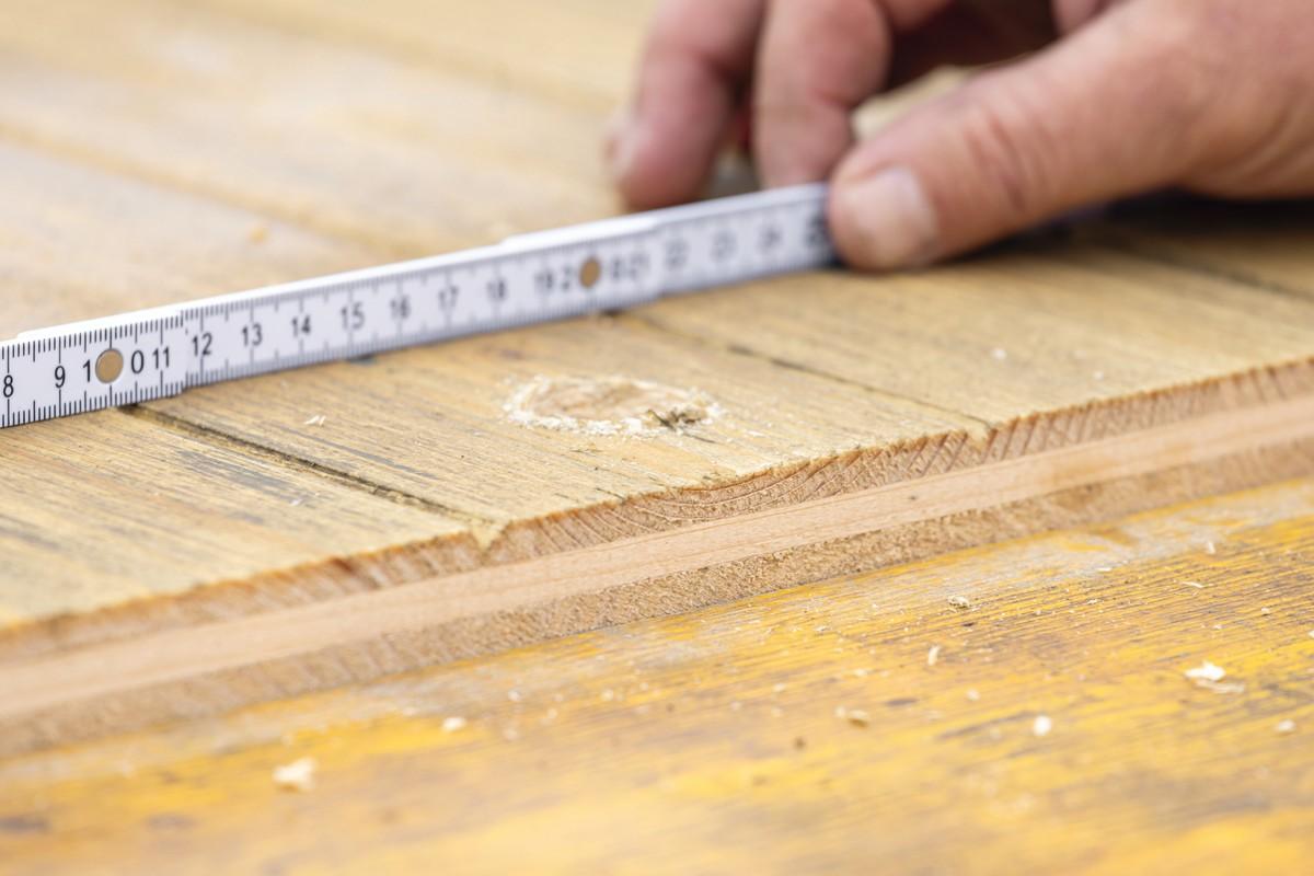 Peri lieferte die 3S-Schalungsplatten exakt vorgefräst, mit Dreiecksnuten im regelmäßigen 10-cm-Abstand. | Foto: Andreas Tausend