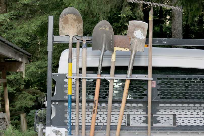 Praktischer Stielgerätehalter | Foto: Meiller Praktischer Stielgerätehalter | Foto: Meiller