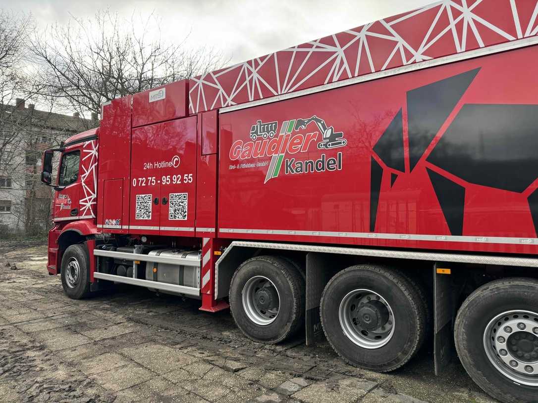 Gaudier mit neuem MTS-Saugbagger: „Der fährt uns neue Aufträge ein“ Gaudier mit neuem MTS-Saugbagger: „Der fährt uns neue Aufträge ein“