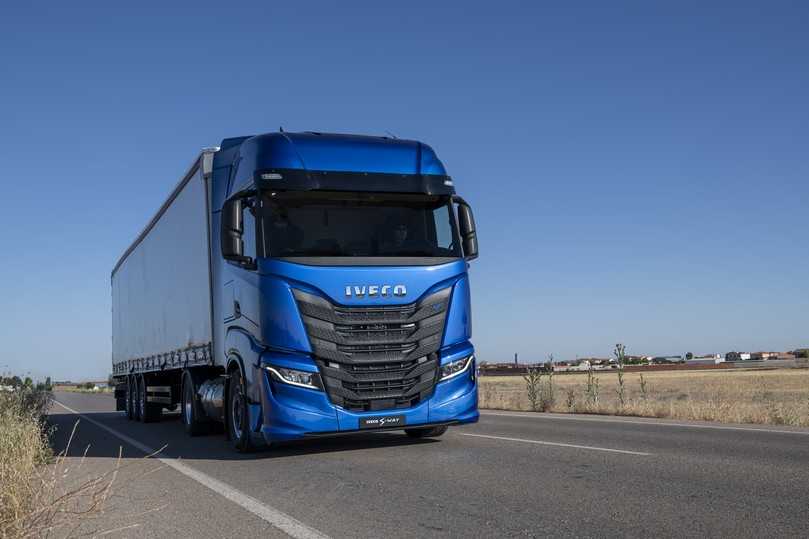 Parallel zum Iveco S-Way mit klassischem Dieselantrieb soll auch eine Variante mit LNG-Erdgasantrieb als selbstfahrender Lkw entwickelt werden. | Foto: ALDO_FERRERO Parallel zum Iveco S-Way mit klassischem Dieselantrieb soll auch eine Variante mit LNG-Erdgasantrieb als selbstfahrender Lkw entwickelt werden. | Foto: ALDO_FERRERO
