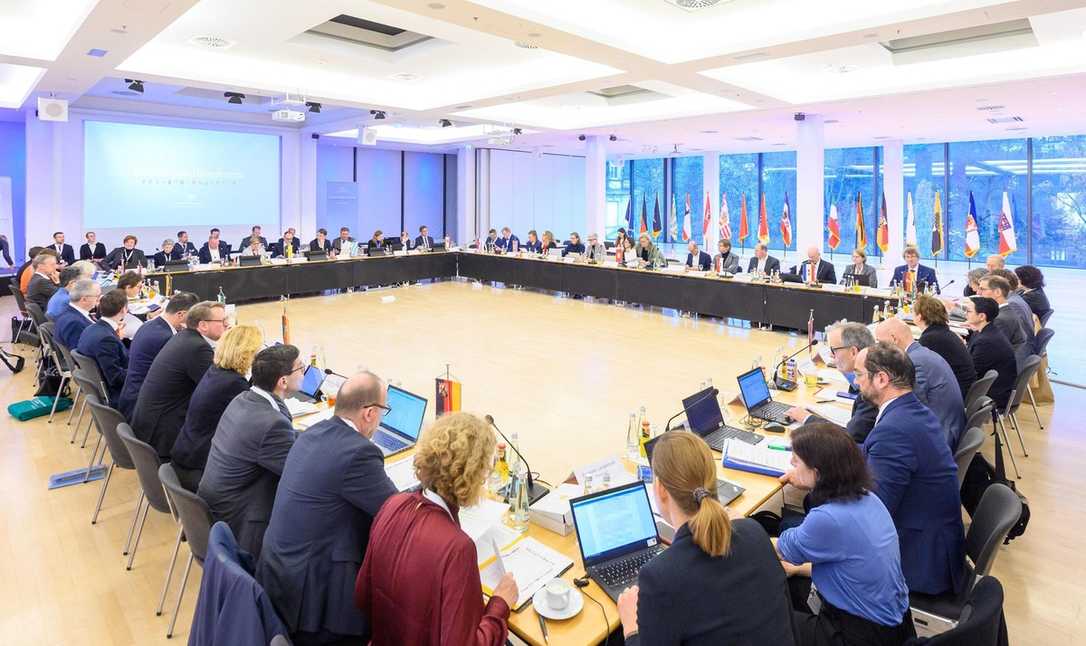 Bauministerkonferenz kündigt Belastungsstopp für Bauvorschriften an Bauministerkonferenz kündigt Belastungsstopp für Bauvorschriften an