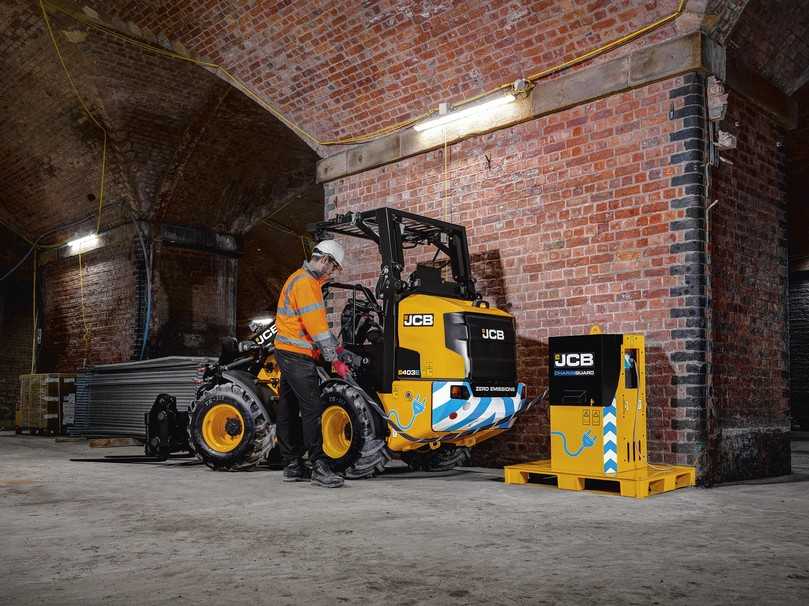 Mit dem JCB-Schnellladegerät können JCB-Baumaschinen mit 48 oder 96 Volt Ladespannung aufgeladen werden. Ladezeit: maximal zweieinhalb Stunden. | Foto: JCB Mit dem JCB-Schnellladegerät können JCB-Baumaschinen mit 48 oder 96 Volt Ladespannung aufgeladen werden. Ladezeit: maximal zweieinhalb Stunden. | Foto: JCB