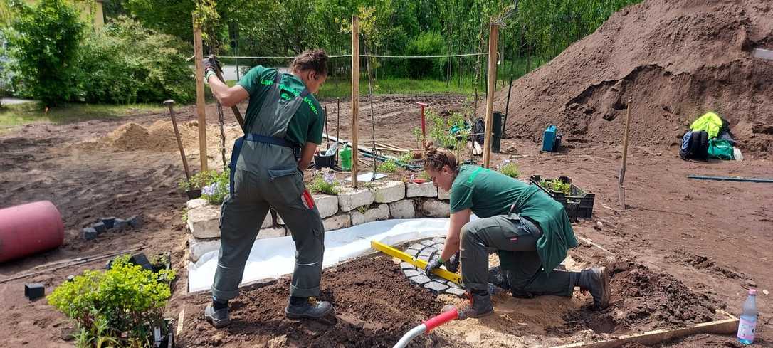 GaLaBau-Azubis treten zum Wettbewerb an GaLaBau-Azubis treten zum Wettbewerb an