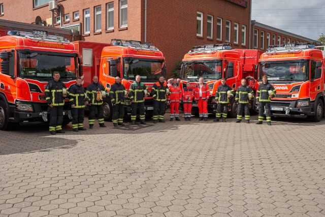 Die Hamburger Technik- und Umweltschutzwache F32 freut sich über den Neuzugang an Feuerwehren für Umweltschutz und Gefahrgutbeseitigung. | Fotos: Palfinger Die Hamburger Technik- und Umweltschutzwache F32 freut sich über den Neuzugang an Feuerwehren für Umweltschutz und Gefahrgutbeseitigung. | Fotos: Palfinger