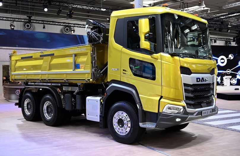 Nicht nur das DAF XFC-Fahrgestell für den Baueinsatz ist brandneu, auch der Meiller-Dreiseitenkipper namens Trigenius feierte auf der Messe sein Debüt. | Foto: Quatex Nicht nur das DAF XFC-Fahrgestell für den Baueinsatz ist brandneu, auch der Meiller-Dreiseitenkipper namens Trigenius feierte auf der Messe sein Debüt. | Foto: Quatex