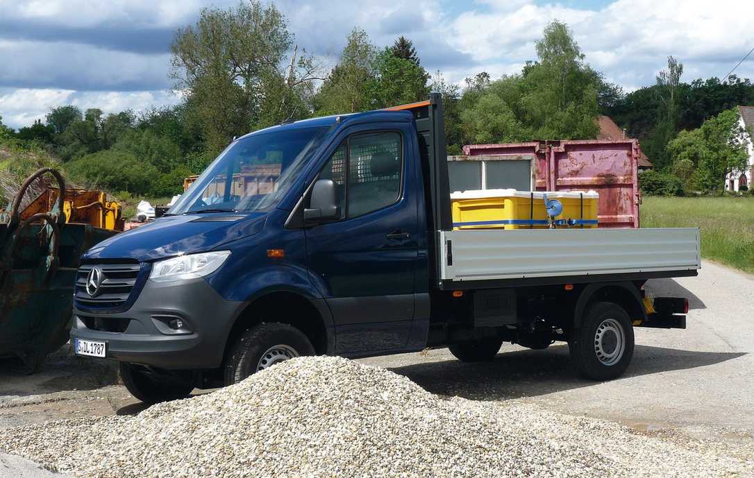 Allrad-Sprinter 319 CDI 4x4 von Mercedes-Benz im Fahr-Test