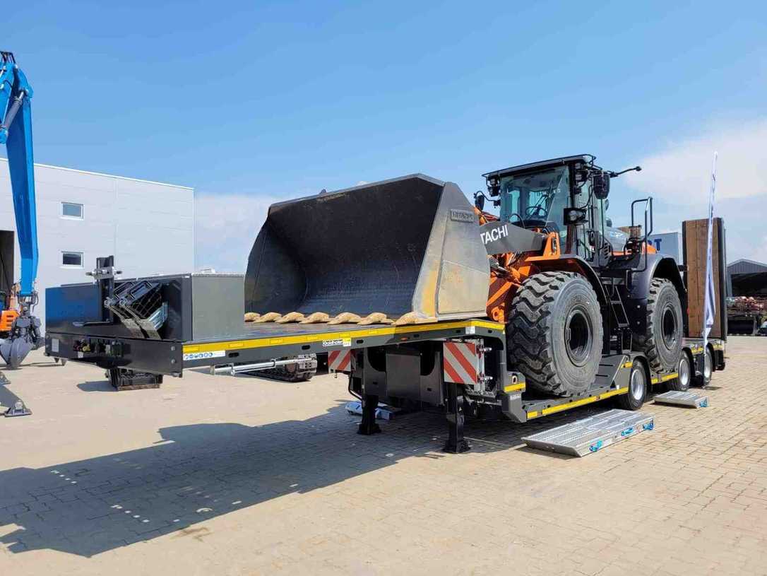 Goldhofer Tieflader für Baumaschinen-Transport TiefbauLive Demonstrationsmesse Karlsruhe Goldhofer Tieflader für Baumaschinen-Transport TiefbauLive Demonstrationsmesse Karlsruhe