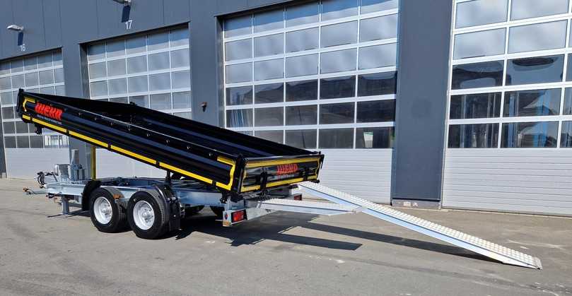 Neu bei Weka Rental: zweiachsiger Tandemkippanhänger mit ausziehbaren Auffahrrampen für den Maschinentransport | Foto: Weka Rental GmbH Neu bei Weka Rental: zweiachsiger Tandemkippanhänger mit ausziehbaren Auffahrrampen für den Maschinentransport | Foto: Weka Rental GmbH