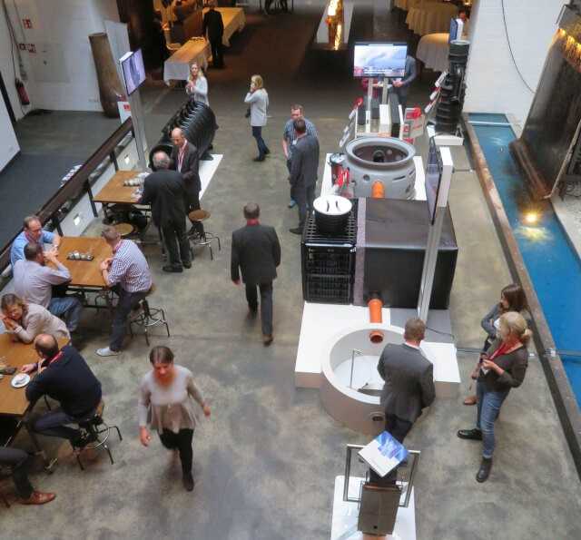 In den Pausen konnten sie sich in einer kleinen Ausstellung über neue und bewährte Produkte von ACO im Hamburger Gastwerk Hotel informieren. | Fotos: B_I/Valdix In den Pausen konnten sie sich in einer kleinen Ausstellung über neue und bewährte Produkte von ACO im Hamburger Gastwerk Hotel informieren. | Fotos: B_I/Valdix