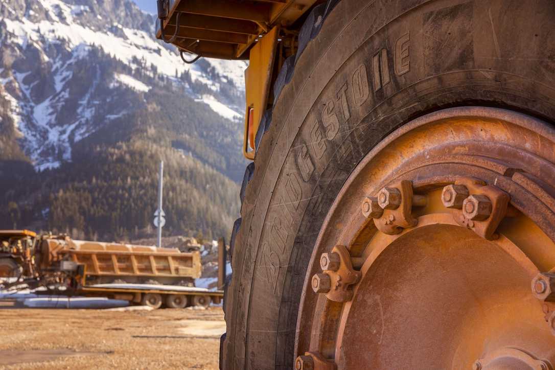 Steinexpo 2023: Bridgestone zeigt neuen Muldenreifen für maximale Traktion Steinexpo 2023: Bridgestone zeigt neuen Muldenreifen für maximale Traktion