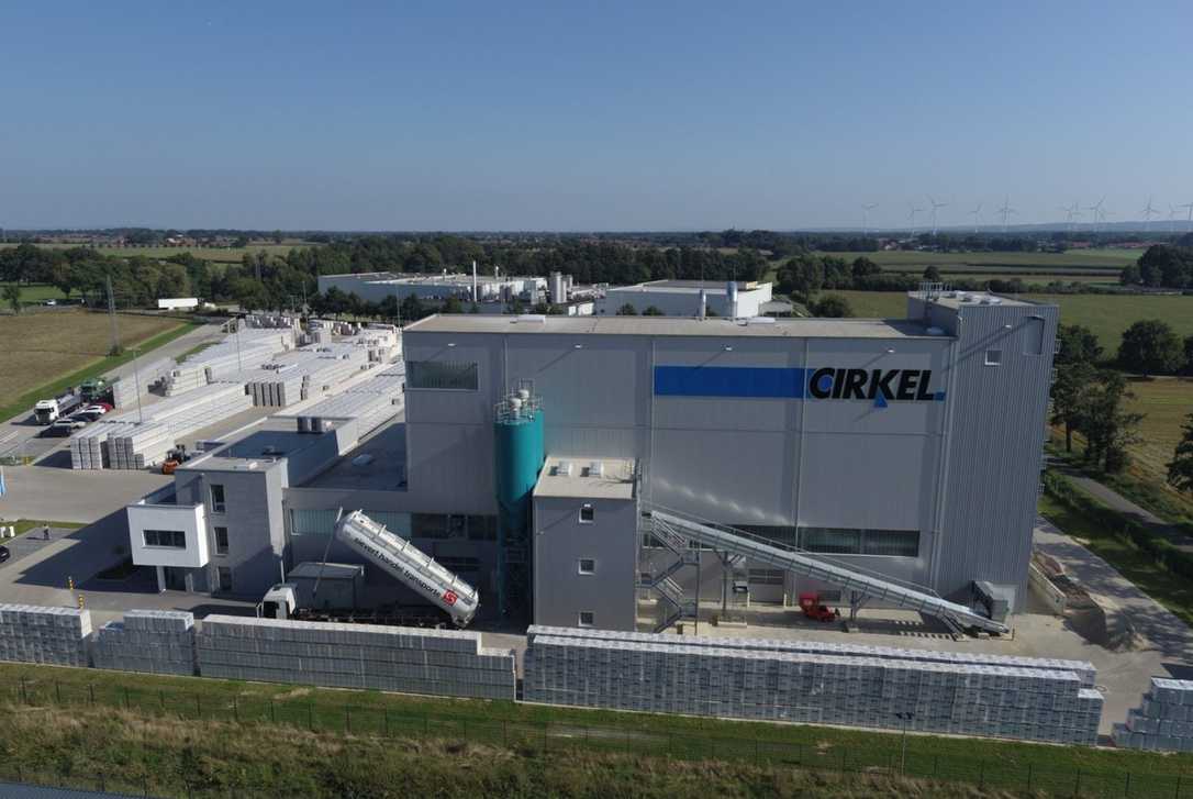 Baustoffindustrie: Cirkel nimmt modernstes Kalksandsteinwerk Europas in Betrieb Baustoffindustrie: Cirkel nimmt modernstes Kalksandsteinwerk Europas in Betrieb