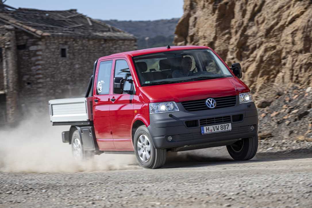 Neuer VW Transporter und Caravelle jetzt in der Auslieferung Neuer VW Transporter und Caravelle jetzt in der Auslieferung