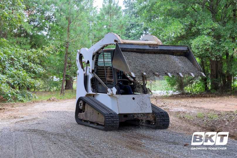 Multiforce BK T92 ist die neue Serie von Gummiraupenketten für Anwendungen des Materialtransports in Industrie und Bauwesen, präsentiert auf der bauma 2025. | Foto: BKT Multiforce BK T92 ist die neue Serie von Gummiraupenketten für Anwendungen des Materialtransports in Industrie und Bauwesen, präsentiert auf der bauma 2025. | Foto: BKT