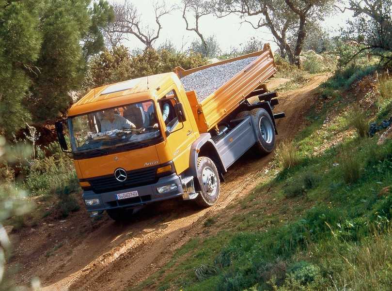 Mercedes-Benz Atego 1317 AK Dreiseitenkipper mit Allradantrieb für schweres Gelände. | Foto: Daimler Truck AG Mercedes-Benz Atego 1317 AK Dreiseitenkipper mit Allradantrieb für schweres Gelände. | Foto: Daimler Truck AG