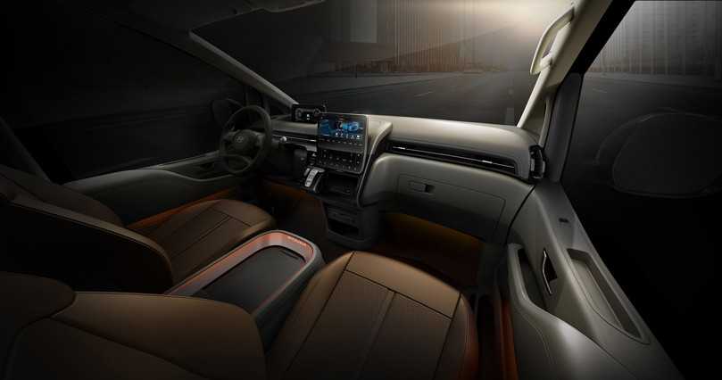 Spacig wirkt auch das Cockpit mit großem Touchdisplay in der Mitte und wuchtiger Mittelkonsole. Der Fahrer blickt zusätzlich auf ein 10,25“ großes Anzeigedisplay. | Foto: Hyundai Spacig wirkt auch das Cockpit mit großem Touchdisplay in der Mitte und wuchtiger Mittelkonsole. Der Fahrer blickt zusätzlich auf ein 10,25“ großes Anzeigedisplay. | Foto: Hyundai
