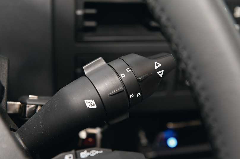 Das Optidriver-Getriebe schaltet der Fahrer über zwei Drehringe am rechten Lenkstockhebel. | Foto: Quatex Das Optidriver-Getriebe schaltet der Fahrer über zwei Drehringe am rechten Lenkstockhebel. | Foto: Quatex