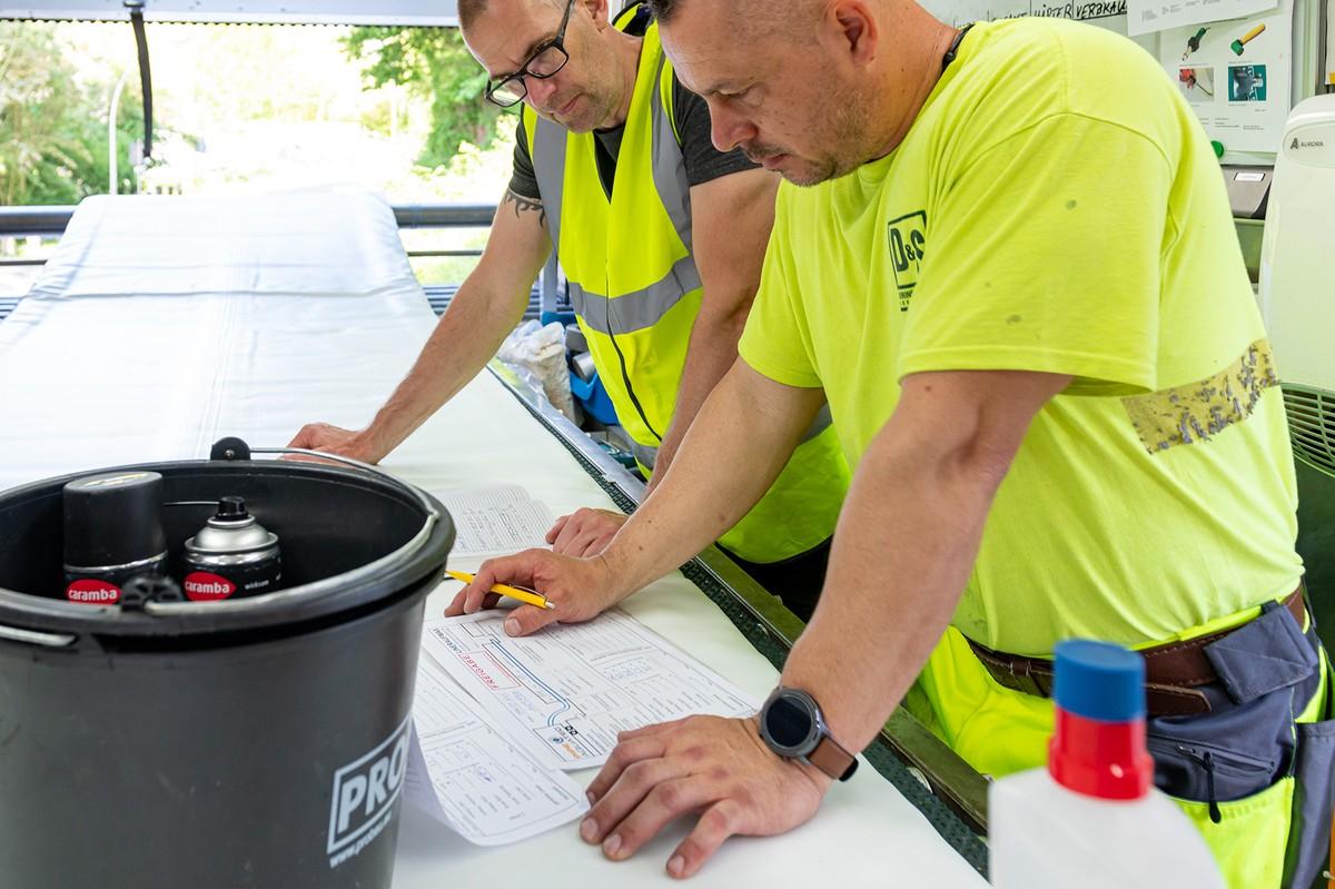 Kontrollierter Einbau: Die Einhaltung der Qualitätsstandards wird in jeder Bauphase überwacht und protokolliert. | Foto: D&S Rohrsanierung