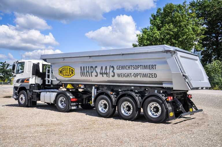 Trailer: Meiller-Kippsattel mit neuem Unterfahrschutz am Heck Trailer: Meiller-Kippsattel mit neuem Unterfahrschutz am Heck