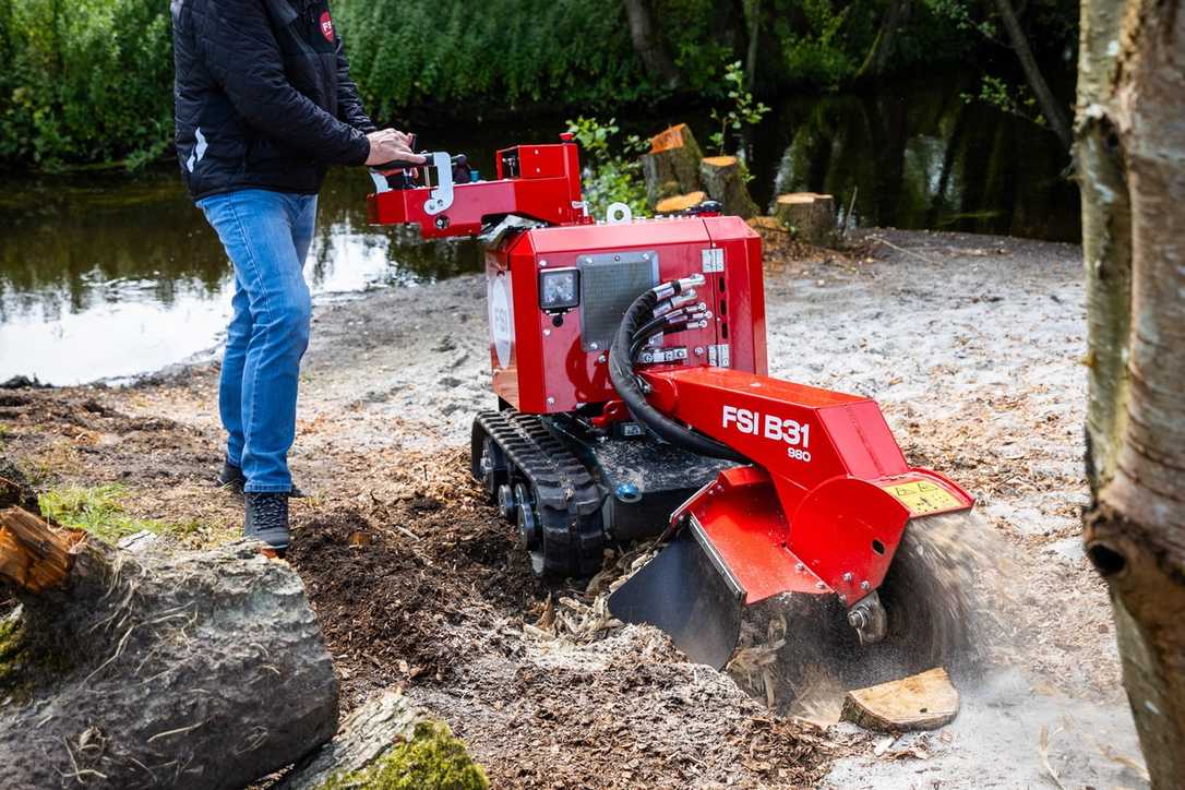 Neue Stubbenfräse von FSI für beengtre Platzverhältnisse und mit stärkerem Motor Neue Stubbenfräse von FSI für beengtre Platzverhältnisse und mit stärkerem Motor