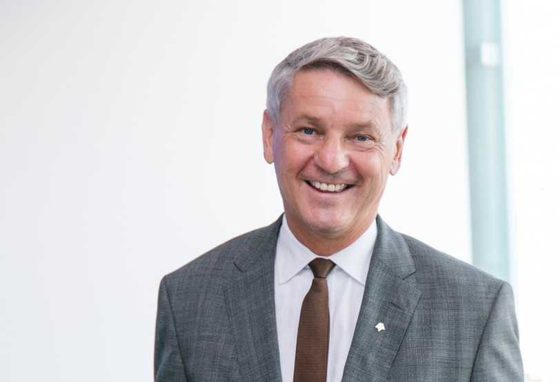„Klar ist aber auch, dass sich die erhöhten Baulöhne in höheren Baupreisen niederschlagen werden. Anders geht es nicht. Das muss jedem Bauauftraggeber bewusst sein.“ HGF Thomas Schmid | Foto: BBIV „Klar ist aber auch, dass sich die erhöhten Baulöhne in höheren Baupreisen niederschlagen werden. Anders geht es nicht. Das muss jedem Bauauftraggeber bewusst sein.“ HGF Thomas Schmid | Foto: BBIV
