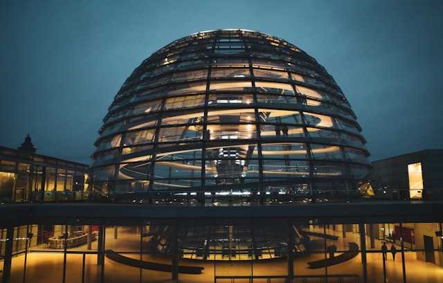Das Sondierungspapier für die kommende Legislaturperiode enthält auf den 11 Seiten auch drei Punkte, die das Vergaberecht betreffen.