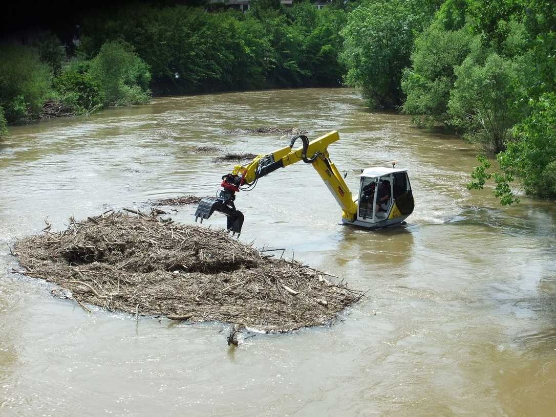 Menzi Muck Schreitbagger - nicht nur im Forst zu Hause Menzi Muck Schreitbagger - nicht nur im Forst zu Hause