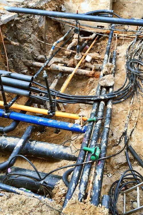 Der Einsatz des Leitungsauskunftsportals der infrest erhöht die Qualität und Sicherheit bei Arbeiten im Netzbereich nachhaltig. Die Nutzung des Portals spart Zeit und Aufwand, da z.B. nicht mehr alle aufgeführten Ver- und Entsorger der Liste Träger öffentlicher Belange einzeln abgefragt werden müssen. | Foto: Dan Race - stock.adobe.com