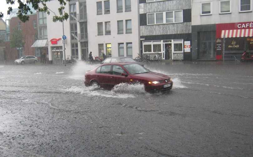 Extremwetterlagen führen zu temporären Überflutungen ganzer Stadteile und zeigen dabei in unregelmäßigen Abständen immer wieder die funktionalen Grenzen der bestehenden städtischen Infrastruktur auf. | Foto: OOWV Extremwetterlagen führen zu temporären Überflutungen ganzer Stadteile und zeigen dabei in unregelmäßigen Abständen immer wieder die funktionalen Grenzen der bestehenden städtischen Infrastruktur auf. | Foto: OOWV