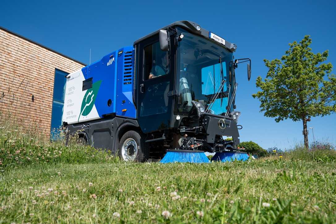 Mit den Cleango 550 und eCleango 550 präsentiert Aebi Schmit neue Kompaktkehrmaschinen Mit den Cleango 550 und eCleango 550 präsentiert Aebi Schmit neue Kompaktkehrmaschinen