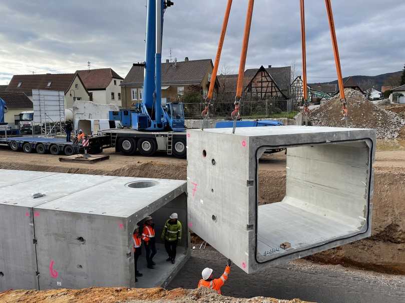 14 Rahmenelemente aus Stahlbeton bilden das 328m3 Stauraumbecken. | Foto: Finger Baustoffe 14 Rahmenelemente aus Stahlbeton bilden das 328m3 Stauraumbecken. | Foto: Finger Baustoffe