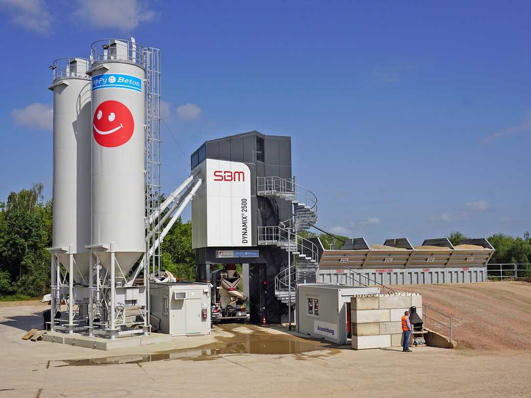 Happy Beton nimmt erste Dynamix 2500 Mischanlage von SBM in Betrieb Happy Beton nimmt erste Dynamix 2500 Mischanlage von SBM in Betrieb