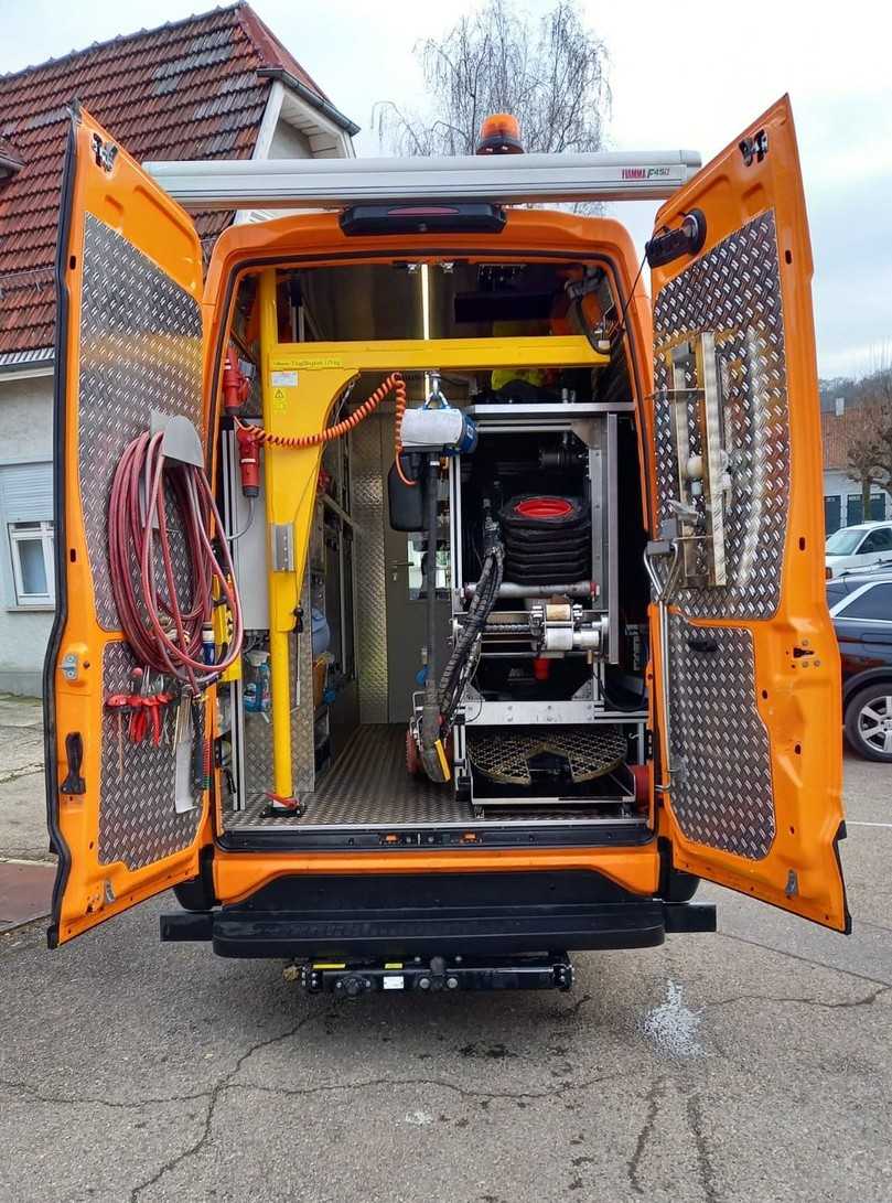Wert gelegt wurde beim Fahrzeugausbau auf ein effektives Raummanagement mit genügend Stauraum. | Foto: Swietelsky-Faber Wert gelegt wurde beim Fahrzeugausbau auf ein effektives Raummanagement mit genügend Stauraum. | Foto: Swietelsky-Faber