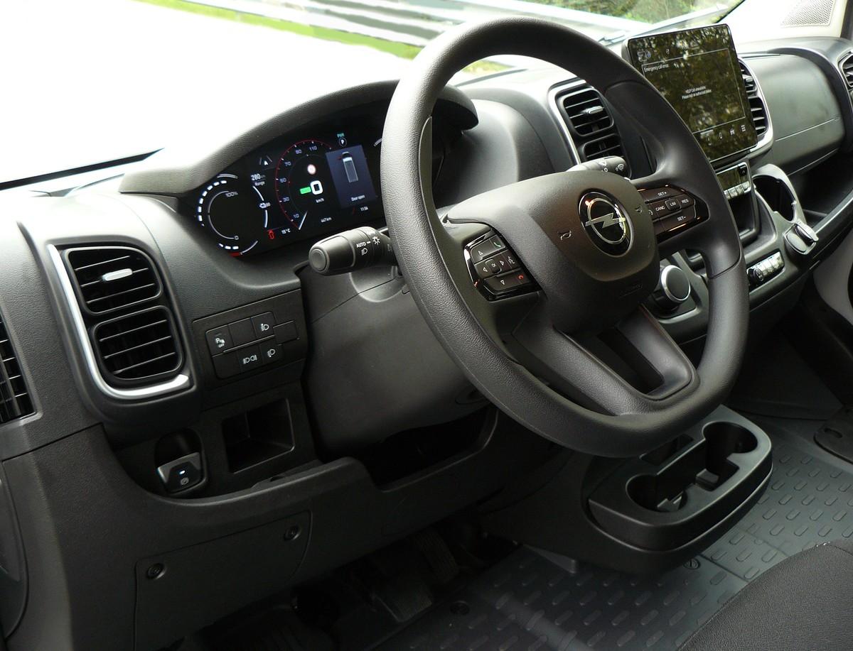 Neues Cockpit für die Großen, hier für den Opel Movano. | Foto: Stellantis, Unruh Neues Cockpit für die Großen, hier für den Opel Movano. | Foto: Stellantis, Unruh