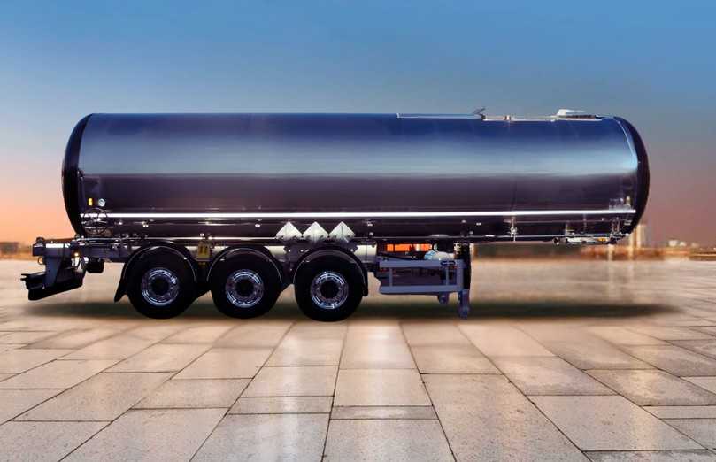 Der Bitumen-Tankwagen von Van Hool transportiert hochviskose Materialien, ist hitzebeständig und fasst 30.000 bis 35.000 l Volumen. | Foto: Schmitz Cargobull Der Bitumen-Tankwagen von Van Hool transportiert hochviskose Materialien, ist hitzebeständig und fasst 30.000 bis 35.000 l Volumen. | Foto: Schmitz Cargobull