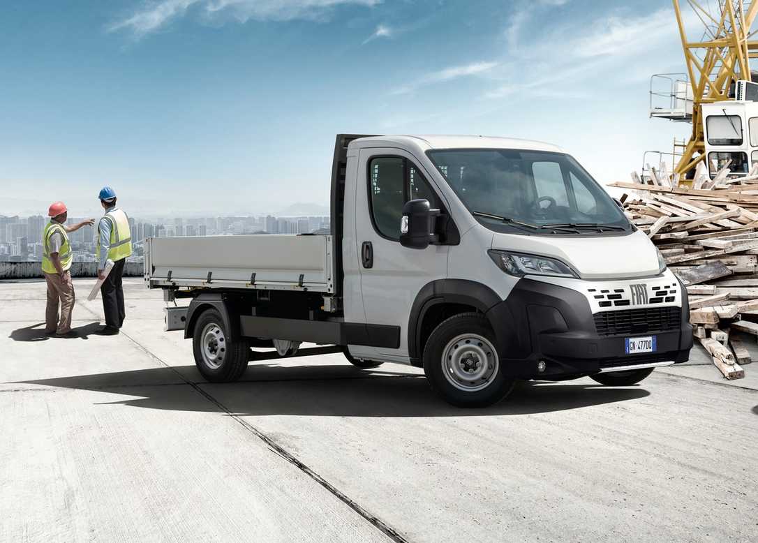 Der neue Fiat Ducato als Hinterkipper, Dreiseitenkipper und Pritschenwagen Der neue Fiat Ducato als Hinterkipper, Dreiseitenkipper und Pritschenwagen