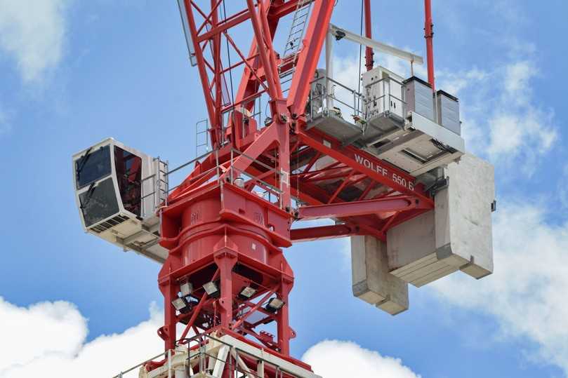 Der Wolff 550 B kommt als erster Wolff-Kran standardmäßig mit flexibel montierbarer Kabine auf den Markt. Ein Plus für die Baustellenplanung. | Foto: Wolffkran Der Wolff 550 B kommt als erster Wolff-Kran standardmäßig mit flexibel montierbarer Kabine auf den Markt. Ein Plus für die Baustellenplanung. | Foto: Wolffkran