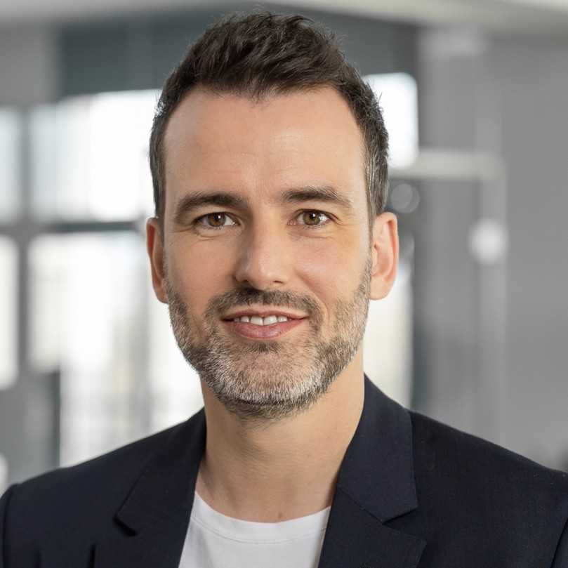 „Wir finden, gutes Handwerk darf auch kosten. Davon profitieren zwar gut ausgebildete Mitarbeiter in den Betrieben, allerdings belasten steigende Kosten auch die Auftraggeber. Dieses Dilemma lässt sich nur durch Produktivitätssteigerung lösen.“ | Foto: OneQrew „Wir finden, gutes Handwerk darf auch kosten. Davon profitieren zwar gut ausgebildete Mitarbeiter in den Betrieben, allerdings belasten steigende Kosten auch die Auftraggeber. Dieses Dilemma lässt sich nur durch Produktivitätssteigerung lösen.“ | Foto: OneQrew