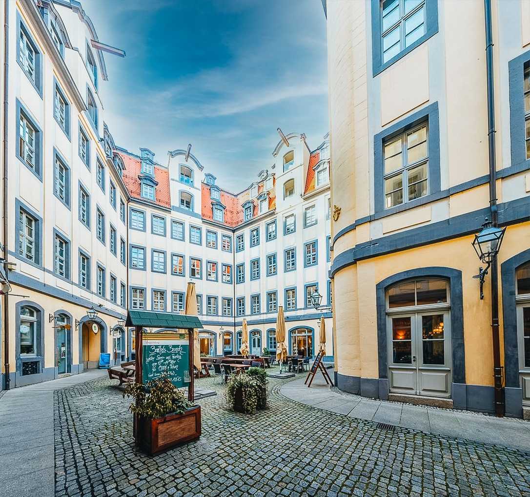 Abwasserleitungen im Leipziger Barthels Hof mit Brawoliner und Beschichtung saniert Abwasserleitungen im Leipziger Barthels Hof mit Brawoliner und Beschichtung saniert