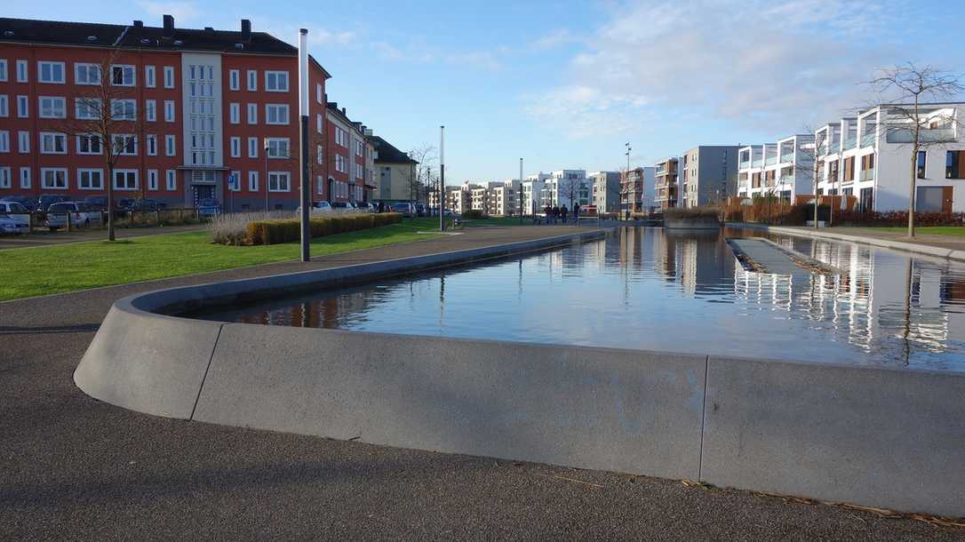 Regenwasser im Wohnungsbau – sparsam & nachhaltig Regenwasser im Wohnungsbau – sparsam & nachhaltig
