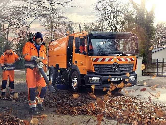 Mercedes-Benz Atego Kehrmaschine im Kommunaleinsatz | Foto: Daimler Truck AG Mercedes-Benz Atego Kehrmaschine im Kommunaleinsatz | Foto: Daimler Truck AG