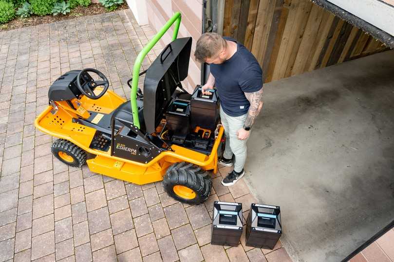 Leere Akkus lassen sich laut AS-Motor in wenigen Sekunden austauschen. | Foto: AriensCo GmbH Leere Akkus lassen sich laut AS-Motor in wenigen Sekunden austauschen. | Foto: AriensCo GmbH